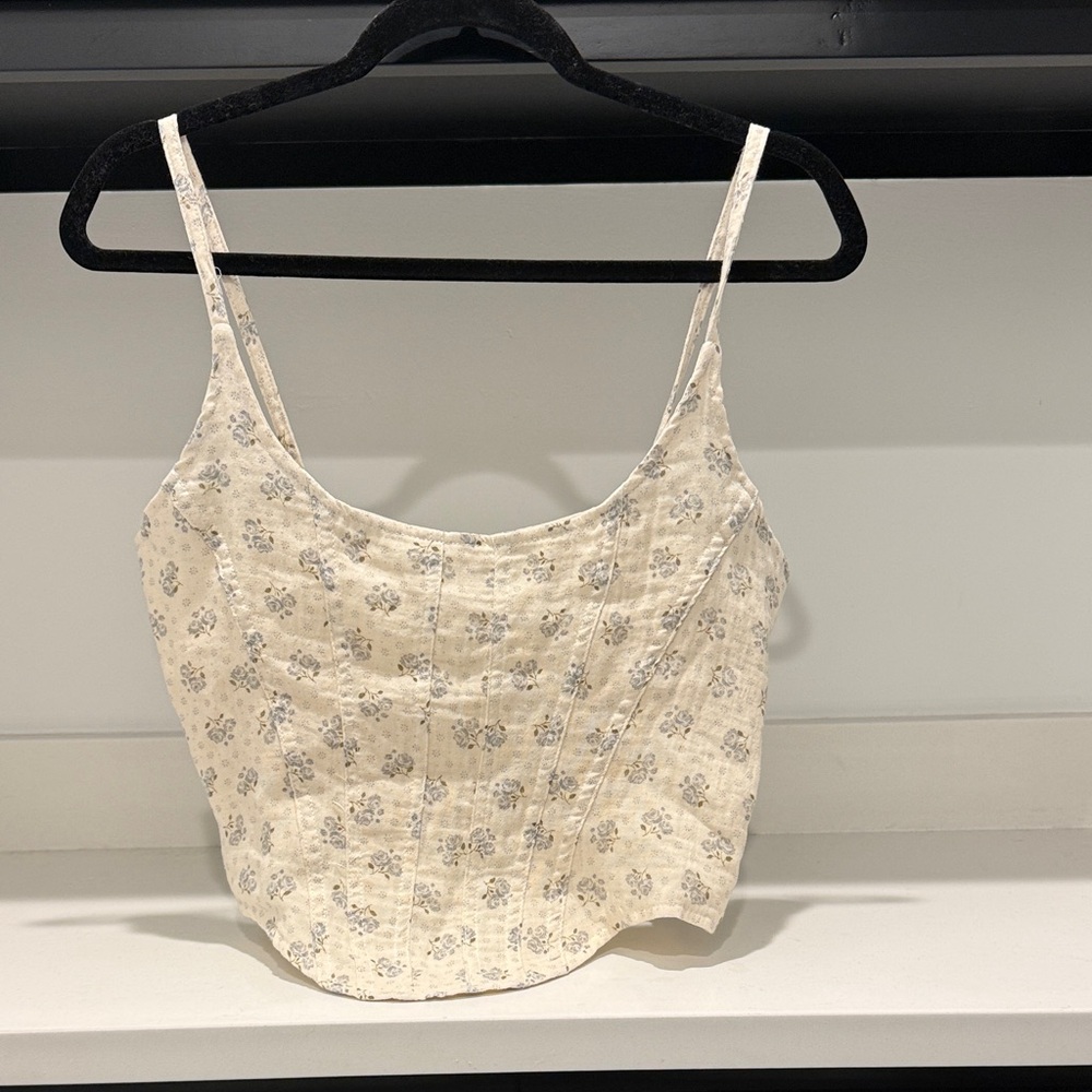 Olivaceous NWT Cream Isadora Floral Crop Top. Size M - Picture 1 of 8
